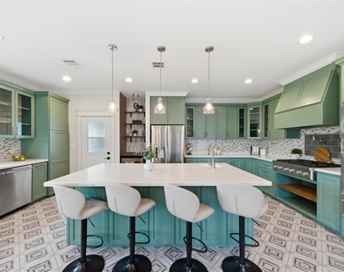 206 N Street - Photo Thumbnail 7