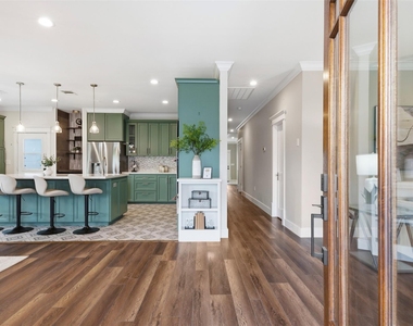 206 N Street - Photo Thumbnail 6