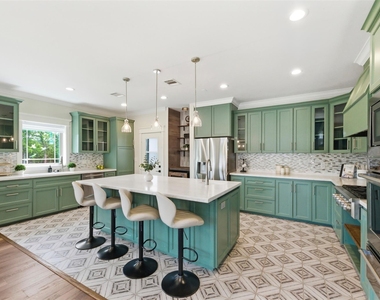 206 N Street - Photo Thumbnail 9