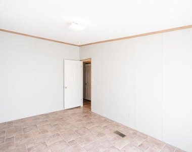 30821 Clyde Lane - Photo Thumbnail 7