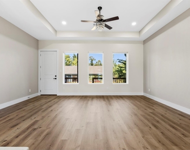 5949 Collingsworth Street - Photo Thumbnail 12