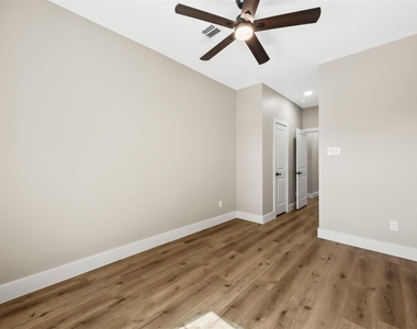 5949 Collingsworth Street - Photo Thumbnail 18