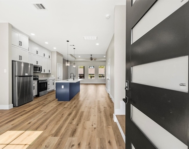 5949 Collingsworth Street - Photo Thumbnail 3