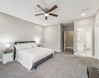 980 Randolph Street - Photo Thumbnail 10