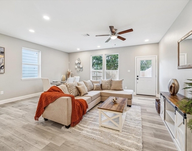 980 Randolph Street - Photo Thumbnail 8
