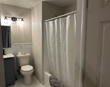 423 N Avenue A - Photo Thumbnail 8