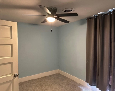 423 N Avenue A - Photo Thumbnail 7