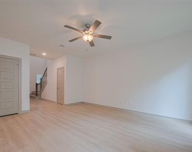 11622 Twain Drive - Photo Thumbnail 11