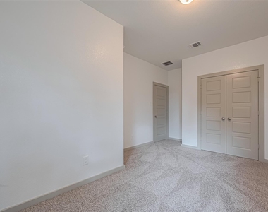 11622 Twain Drive - Photo Thumbnail 12