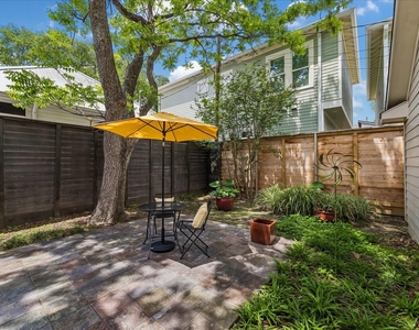 315 W 15th Street - Photo Thumbnail 20