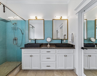 315 W 15th Street - Photo Thumbnail 17