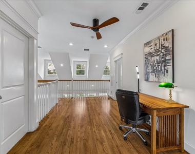 315 W 15th Street - Photo Thumbnail 23