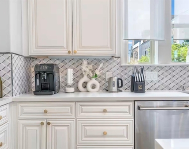 1719 Blodgett Street - Photo Thumbnail 6