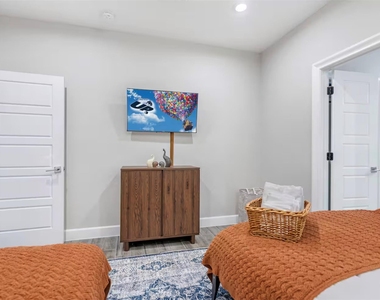 1719 Blodgett Street - Photo Thumbnail 18