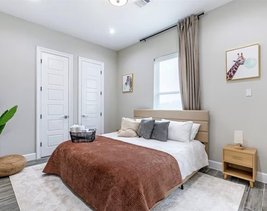 1719 Blodgett Street - Photo Thumbnail 19