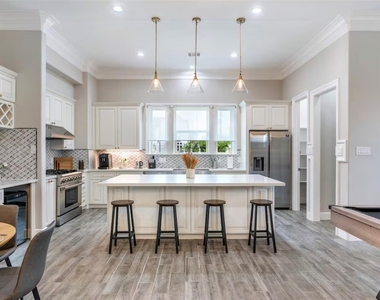 1719 Blodgett Street - Photo Thumbnail 10