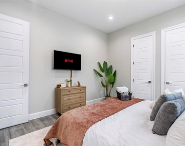 1719 Blodgett Street - Photo Thumbnail 20
