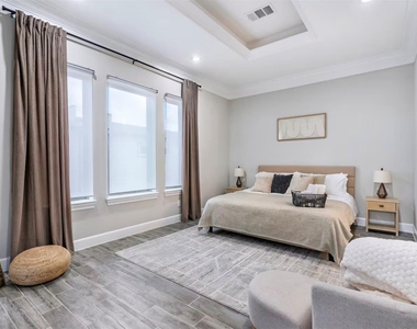 1719 Blodgett Street - Photo Thumbnail 15
