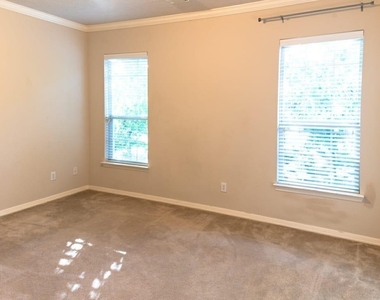 1507 Shady Villa Manner - Photo Thumbnail 15
