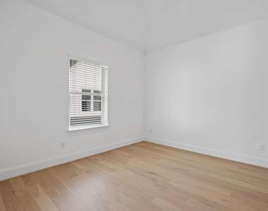 614 Delmar Street - Photo Thumbnail 12