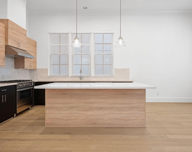 614 Delmar Street - Photo Thumbnail 8