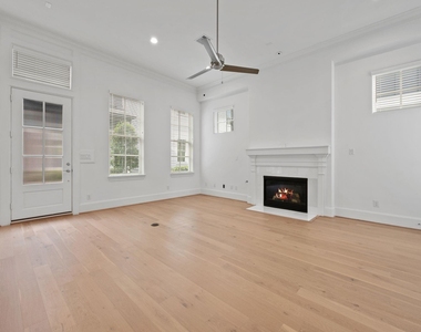 614 Delmar Street - Photo Thumbnail 3