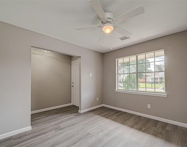 8619 Valley Meadow Drive - Photo Thumbnail 10