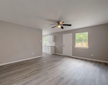 8619 Valley Meadow Drive - Photo Thumbnail 13