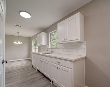 8619 Valley Meadow Drive - Photo Thumbnail 17
