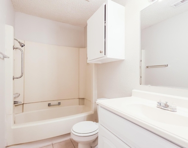 9819 Kiwi Lane - Photo Thumbnail 15