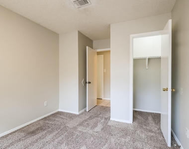 9819 Kiwi Lane - Photo Thumbnail 13