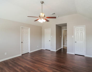 8238 Fuqua Gardens Drive - Photo Thumbnail 8