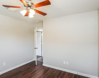 8238 Fuqua Gardens Drive - Photo Thumbnail 12