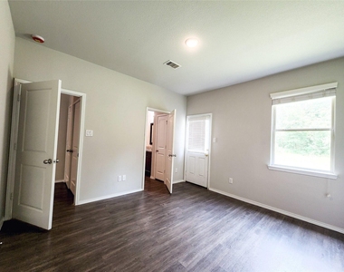 26471 Joy Village Drive - Photo Thumbnail 9