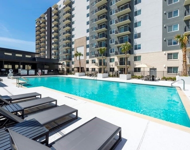 18036 Park Row Blvd - Photo Thumbnail 7