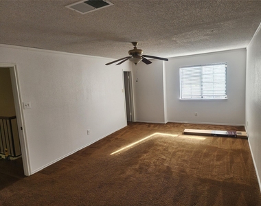 8239 Viny Ridge Drive - Photo Thumbnail 9