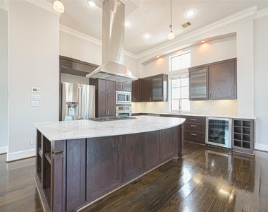 1739 Oakdale Street - Photo Thumbnail 21