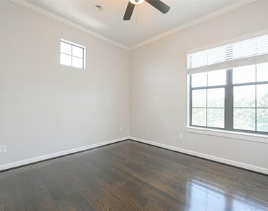 1739 Oakdale Street - Photo Thumbnail 37