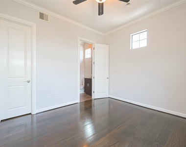 1739 Oakdale Street - Photo Thumbnail 38