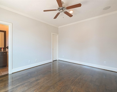 1739 Oakdale Street - Photo Thumbnail 7