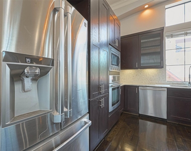 1739 Oakdale Street - Photo Thumbnail 23