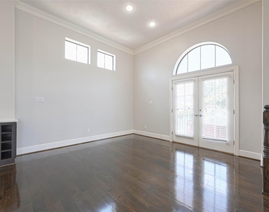 1739 Oakdale Street - Photo Thumbnail 12