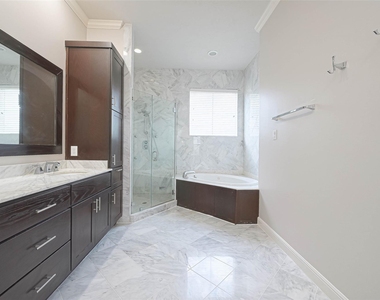1739 Oakdale Street - Photo Thumbnail 33