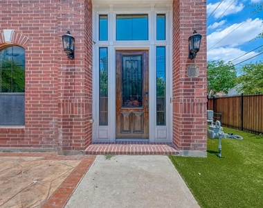 1739 Oakdale Street - Photo Thumbnail 3