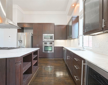 1739 Oakdale Street - Photo Thumbnail 20