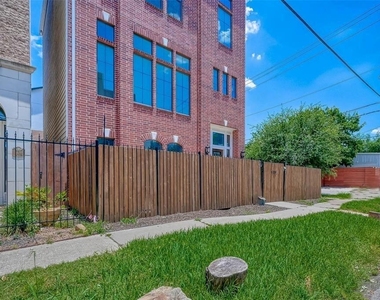 1739 Oakdale Street - Photo Thumbnail 2