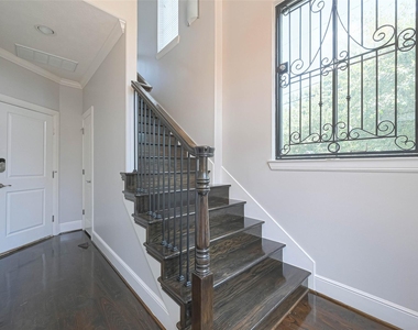 1739 Oakdale Street - Photo Thumbnail 4