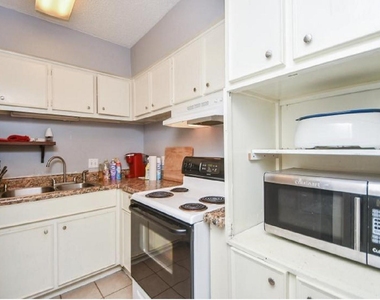 2700 Bellefontaine Street - Photo Thumbnail 5