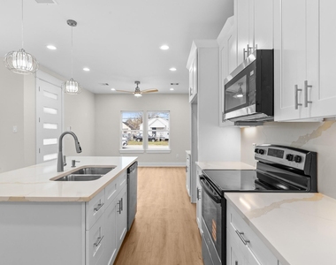 7322 Phillips Street - Photo Thumbnail 5