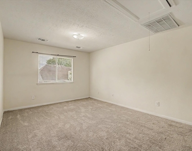 10840 Sycamore Drive N - Photo Thumbnail 25